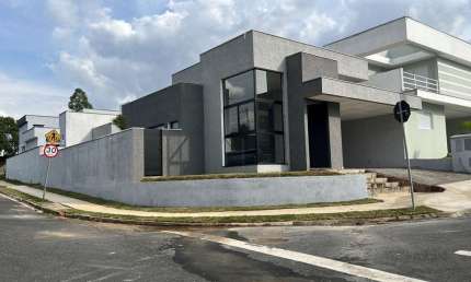 Casa em Condomínio para Locação em Sorocaba, Aparecidinha, 3 dormitórios, 3 suítes, 4 banheiros, 4 vagas