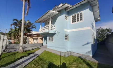 Casa para Venda em Palhoça, Pedra Branca, 4 dormitórios, 1 suíte, 3 banheiros, 2 vagas