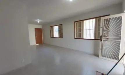 Casa com 3 quartos à venda na Rua Antônio José Ortiz, 798, Vila Eureka, Poá