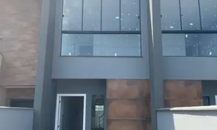 Sobrado Geminado para Venda em Joinville, Vila Nova, 2 dormitórios, 2 suítes, 3 banheiros, 2 vagas