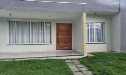 Excelente Casa térrea, com subsolo de 03 Suítes Bairro Lixeira