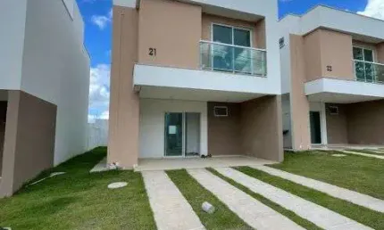 Casa Duplex em Condomínio Fechado – Pronta para Viver com Conforto