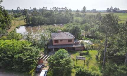 Belíssima chácara com casa, piscina e açude no Recanto do Laço