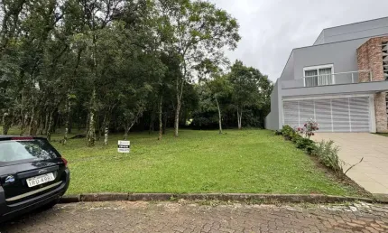 Lote amplo vizinho do Country Club no Royal Country