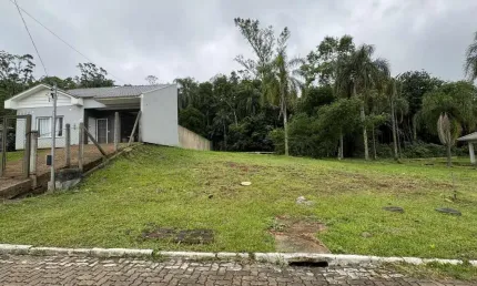 Terreno à venda na Avenida Leo Kraether, 2700, Country, Santa Cruz do Sul
