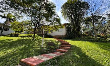 AMPLO TERRENO COM CASA NO CENTRO DE SANTA CRUZ DO SUL