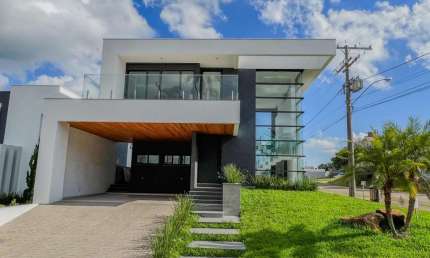 Casa em Condomínio Fechado com 3 dormitórios, lareira e vista panorâmica