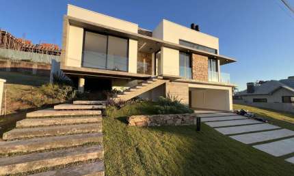Casa com 3 quartos à venda na Avenida Leo Kraether, 713, Country, Santa Cruz do Sul
