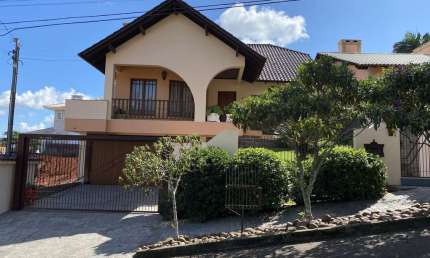 Casa 3 dormitórios em condomínio fechado próxima do Mauá