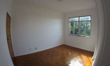 Excelente Apartamento de 2 quartos com dependência na Penha - Rio de Janeiro-RJ.