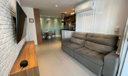 Apartamento lindo e mobiliado à venda de 105m³ com 3 dormitórios sendo 3 suítes e 2 vagas de garagem no brooklin - sp