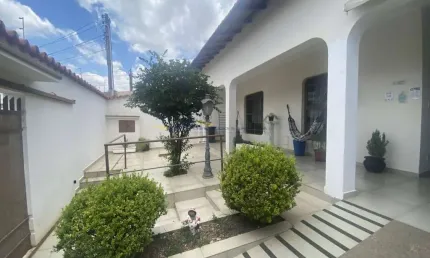 Linda casa térrea para Venda - Excelente localização.