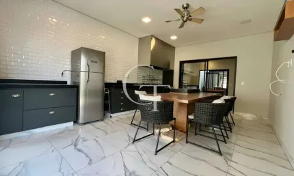 Casa Térrea Semi- Mobiliada com 3 Suítes para Venda no Condomínio Vila dos Manacás