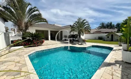 Casa térrea à venda no Condomínio Jardim Theodora em Itu – 3 suítes, escritório, espaço gourmet e piscina aquecida