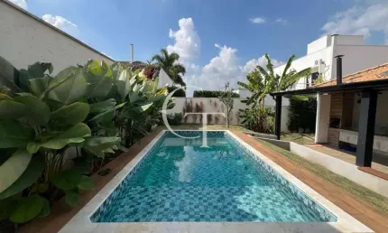 Casa com Piscina para Venda Condomínio Jardim Theodora