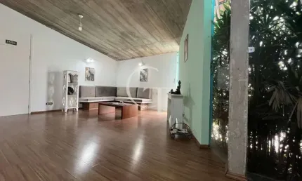 Sala mobiliada para área da saúde no Bairro Brasil – pronta para atender com excelência