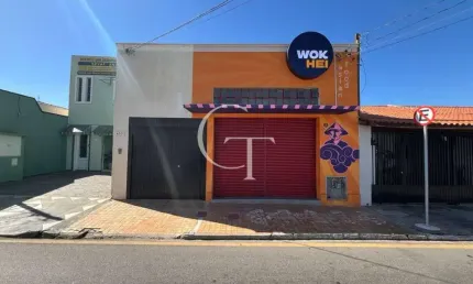 Casa ampla no centro com imóvel comercial alugado como renda extra