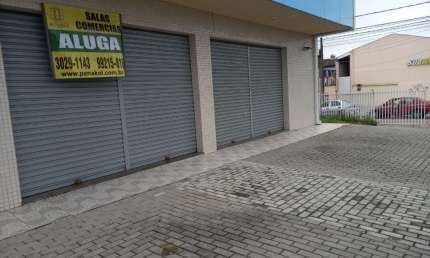 Ponto comercial com 4 salas para alugar na Rua Izaac Ferreira da Cruz, 2621, Sítio Cercado, Curitiba