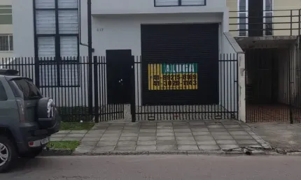 Ponto comercial com 1 sala para alugar na Rua Tijucas do Sul, 617, Sítio Cercado, Curitiba