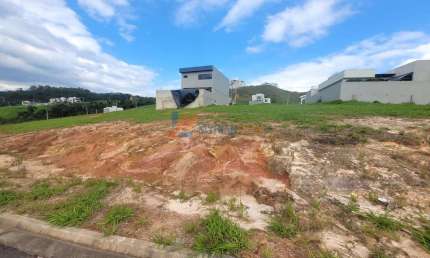 Terreno à venda na dos Metalúrgicos, 17, Reserva do Vale, Volta Redonda por R$ 195.000