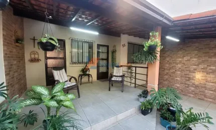 Casa com 2 quartos à venda na Um, 55, Jardim Vila Rica - Tiradentes, Volta Redonda por R$ 499.000