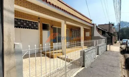 Casa com 3 quartos à venda na Quarenta e Sete, 12, Sessenta, Volta Redonda por R$ 760.000