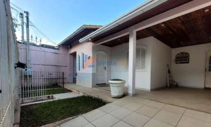 Casa com 3 quartos à venda na das Nogueiras, 111, Jardim Belvedere, Volta Redonda por R$ 780.000