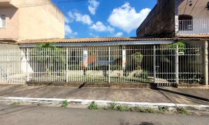 Casa com 3 quartos à venda na Quarenta e Sete, 22, Sessenta, Volta Redonda por R$ 1.300.000