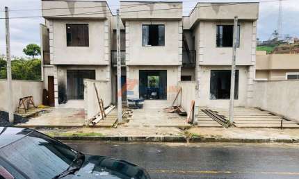 Casa com 2 quartos à venda na Olímpio Teixeira, 453, Roma, Volta Redonda por R$ 249.000