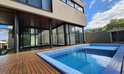 Casa para Venda em Criciúma, Pio Corrêa, 4 dormitórios, 4 suítes, 5 banheiros, 5 vagas