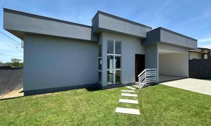 Casa para Venda em Criciúma, Vila Floresta II, 3 dormitórios, 1 suíte, 2 banheiros, 2 vagas