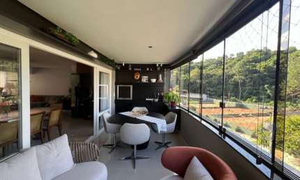 Apartamento para Venda em Criciúma, Centro, 3 dormitórios, 3 suítes, 4 banheiros, 2 vagas