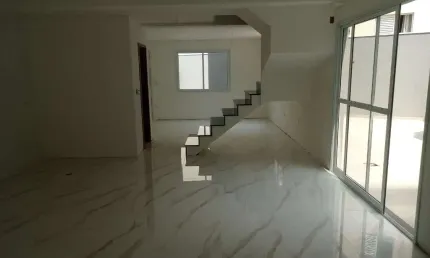 Área do terreno 140m² - área construída 200m² . área de quintal 76m².