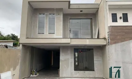 Sobrado para Venda em Curitiba, Sítio Cercado, 3 dormitórios, 1 suíte, 2 banheiros, 4 vagas