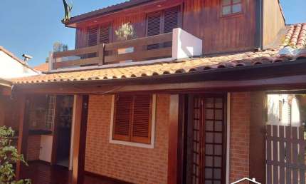CASA TERREA 03 DORM. C/ SUITE  CONDOMINIO FECHADO - MORUMBI SUL