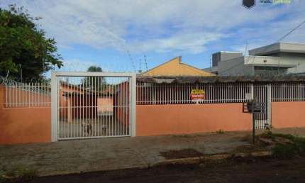 Casa com 2 dormitórios, 142 m² - venda por R$ 275.000,00 ou aluguel por R$ 1.420,00/mês - Jardim Jóquei Club - Campo Grande/MS