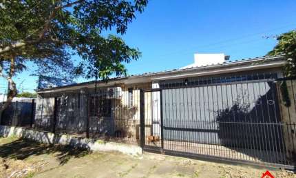 Casa com 3 quartos à venda na Rua Carlos Ferreira, 330, Teresópolis, Porto Alegre
