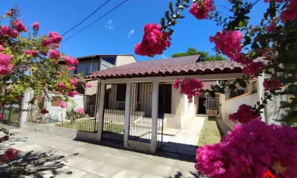 Casa com 3 quartos à venda na Rua Atlântida, 84, Ipanema, Porto Alegre