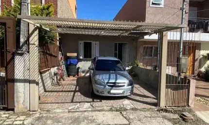 Casa com 2 quartos à venda na Avenida da Serraria, 1859, Espírito Santo, Porto Alegre