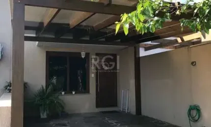 Casa com 3 quartos à venda na Rua Bernardo Profes, 070, Hípica, Porto Alegre