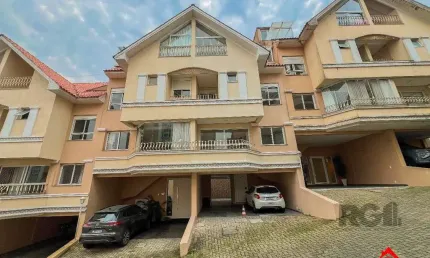 Casa em Condomínio no bairro Pedra Redonda - 5 dormitórios