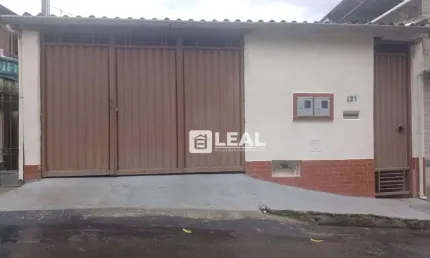 Casa com Kitnet Independente à venda por R$ 230.000 - Centro - Matias Barbosa/MG