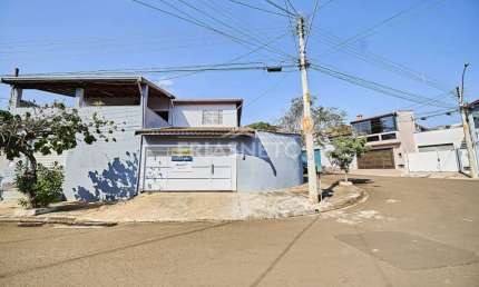 Casa para locação e venda no bairro Chácara Nazareth II