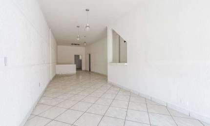 Imóvel comercial disponível para locação em via de grande fluxo, no bairro Santa Terezinha em Piracicaba