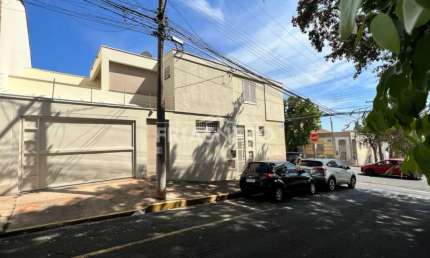 Casa residencial e comercial para alugar no Centro, com excelente localização.