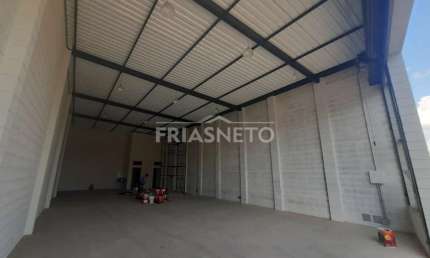 Barracão comercial para alugar em Piracicaba, no bairro Pompéia.