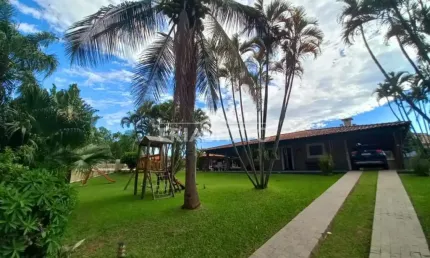 Otima Casa Avarandada no Condominio Colinas de Piracicaba.