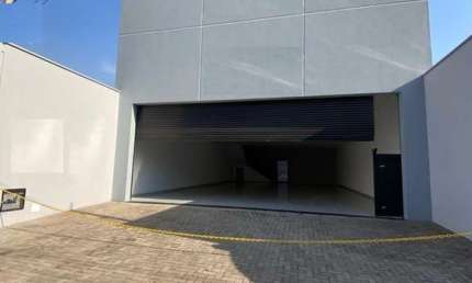 Imóvel comercial à venda na Avenida Barão de Serra Negra