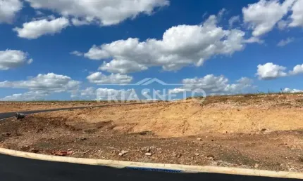 Terreno de esquina à venda no condomínio canadá - piracicaba