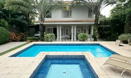 casa a venda no condominio recanto dos beija flores.